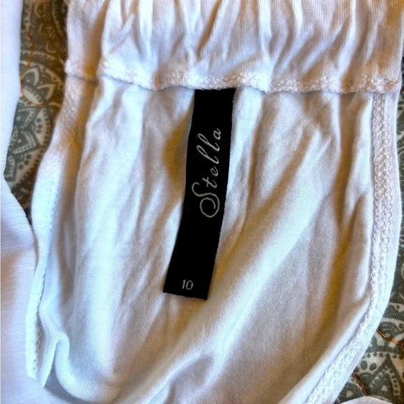 Stella Chic White Tank Top with Satin Floral Details Size 10 - Picture 4 of 5